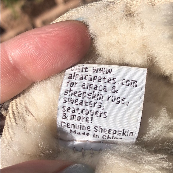 Sheepskin ugg style boots - Picture 6 of 7